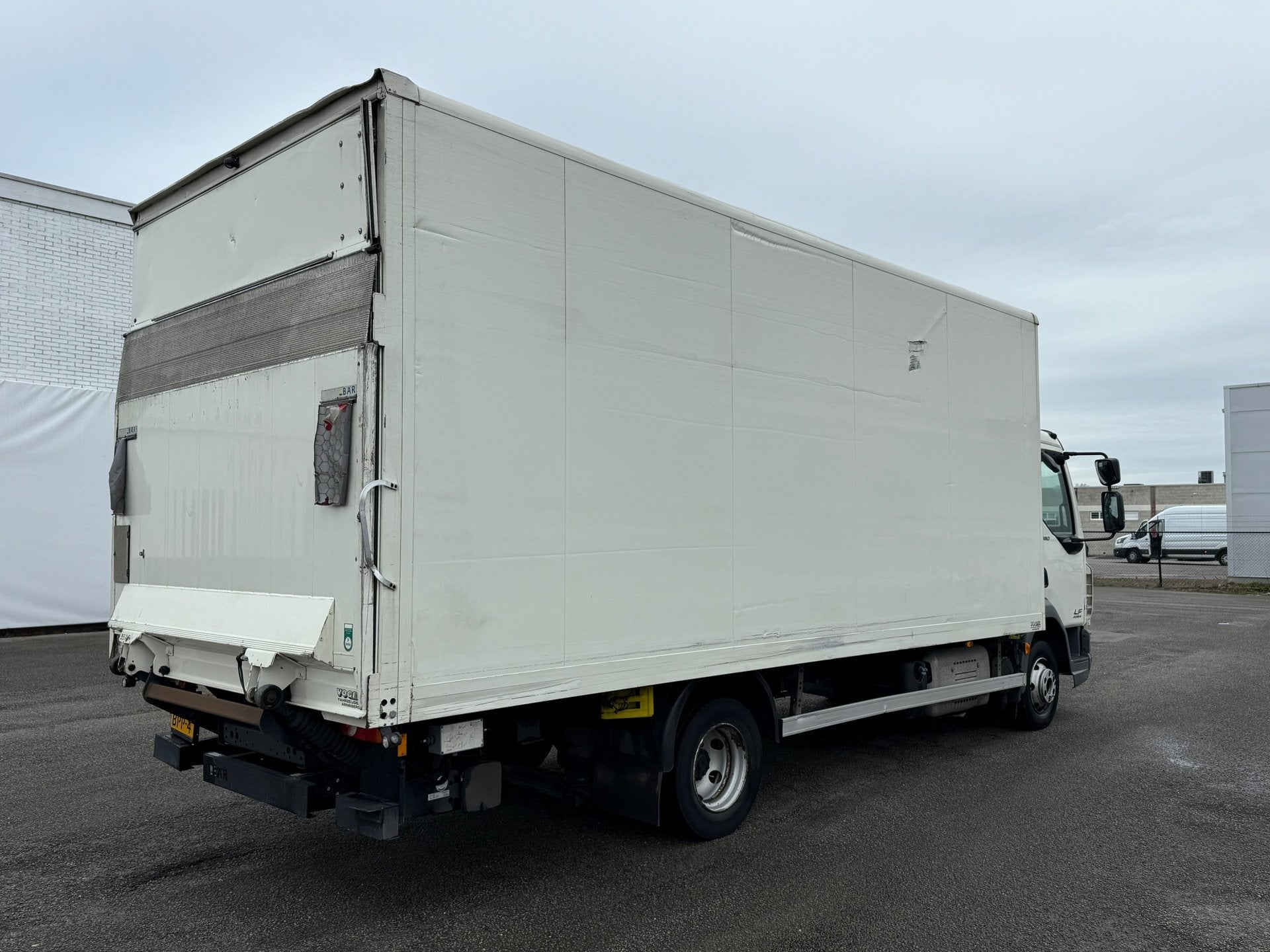 DAF LF 180 FA Bakwagen met laadklep | Airco | Euro 6 !, Cruise Control, Euro 6, Wit, Bedrijf