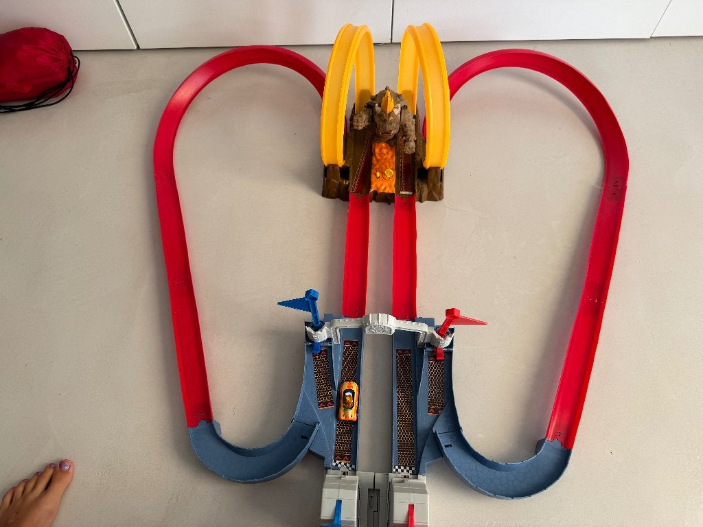 Hot Wheels Mario Kart Bowser’s Castle + Chain Chomp+6 auto’s, Ophalen of Verzenden, Zo goed als nieuw