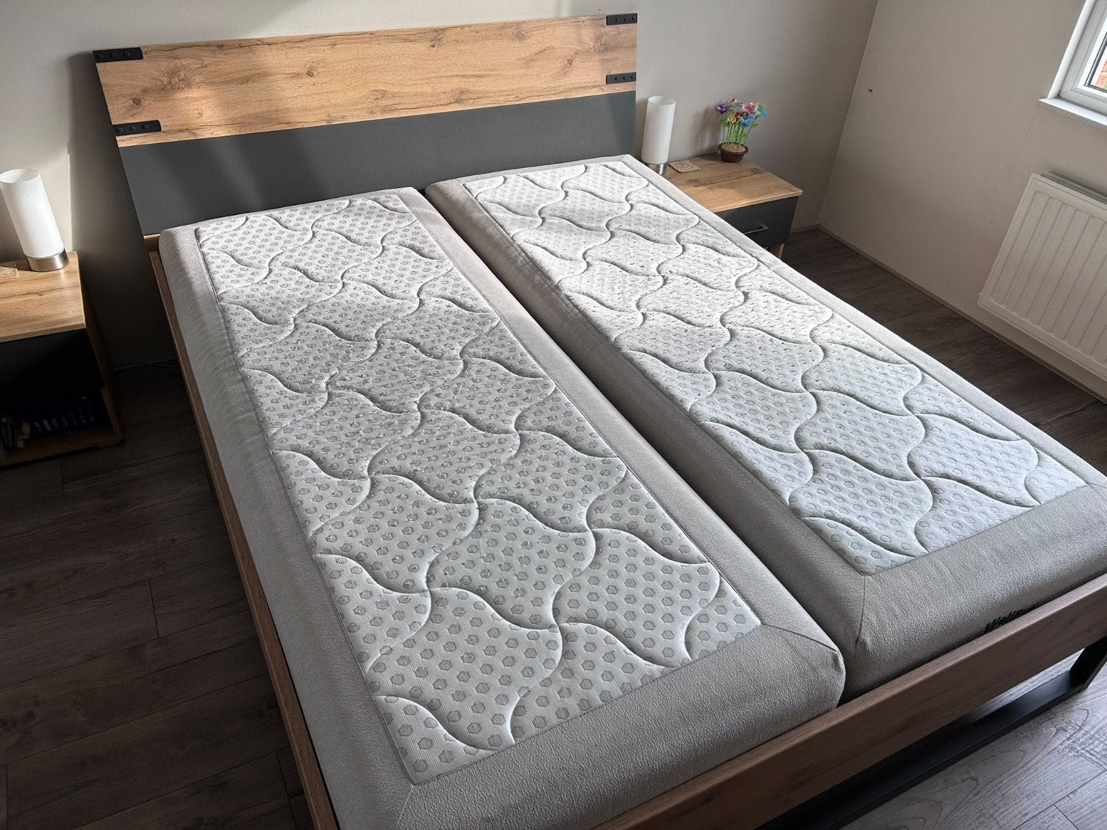 Tweepersoonsbed, nachtkastjes en tv meubel, Ophalen, Gebruikt, Hout