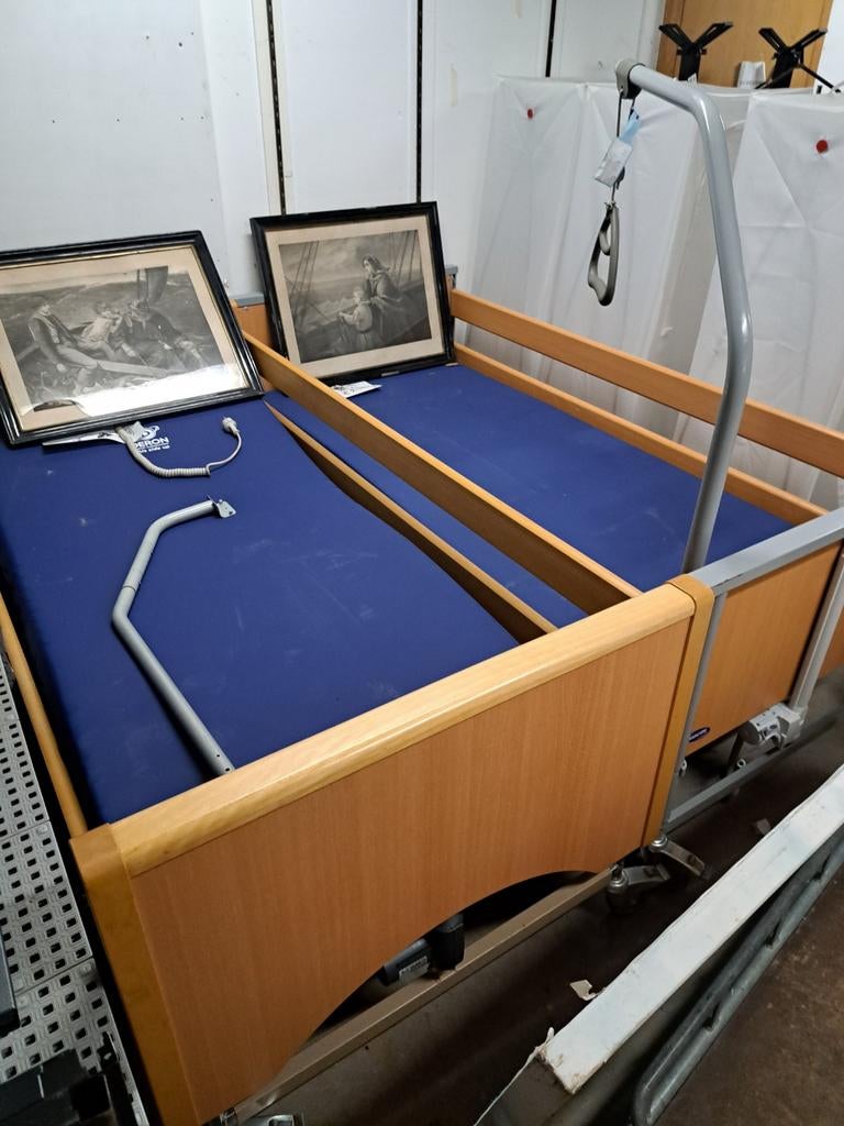 2 ziekenhuis bedden, Ophalen