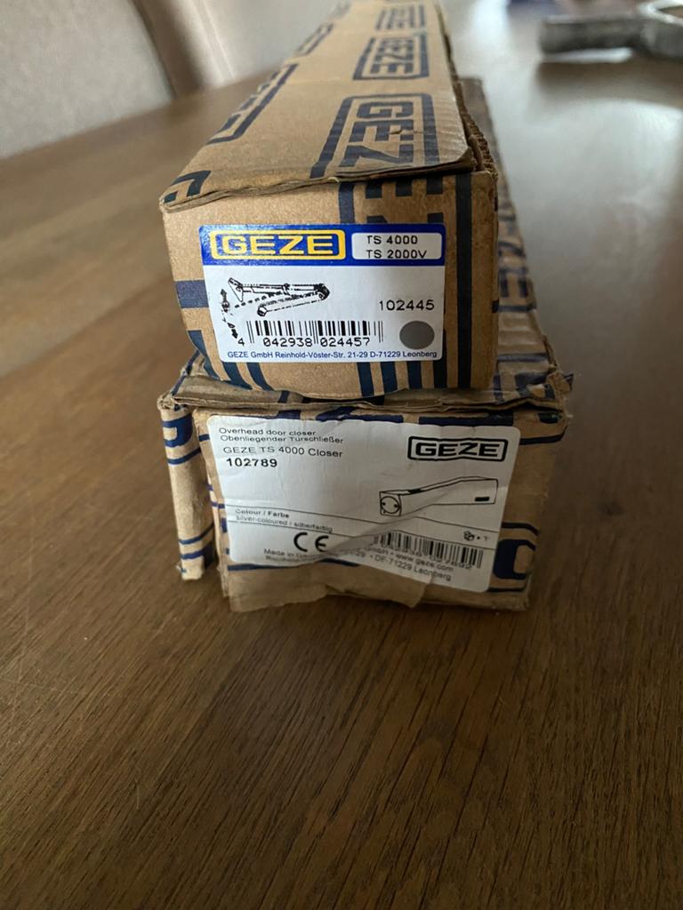 Geze deurdranger TS 4000 / TS 2000V - Gloednieuw, Ophalen, Nieuw