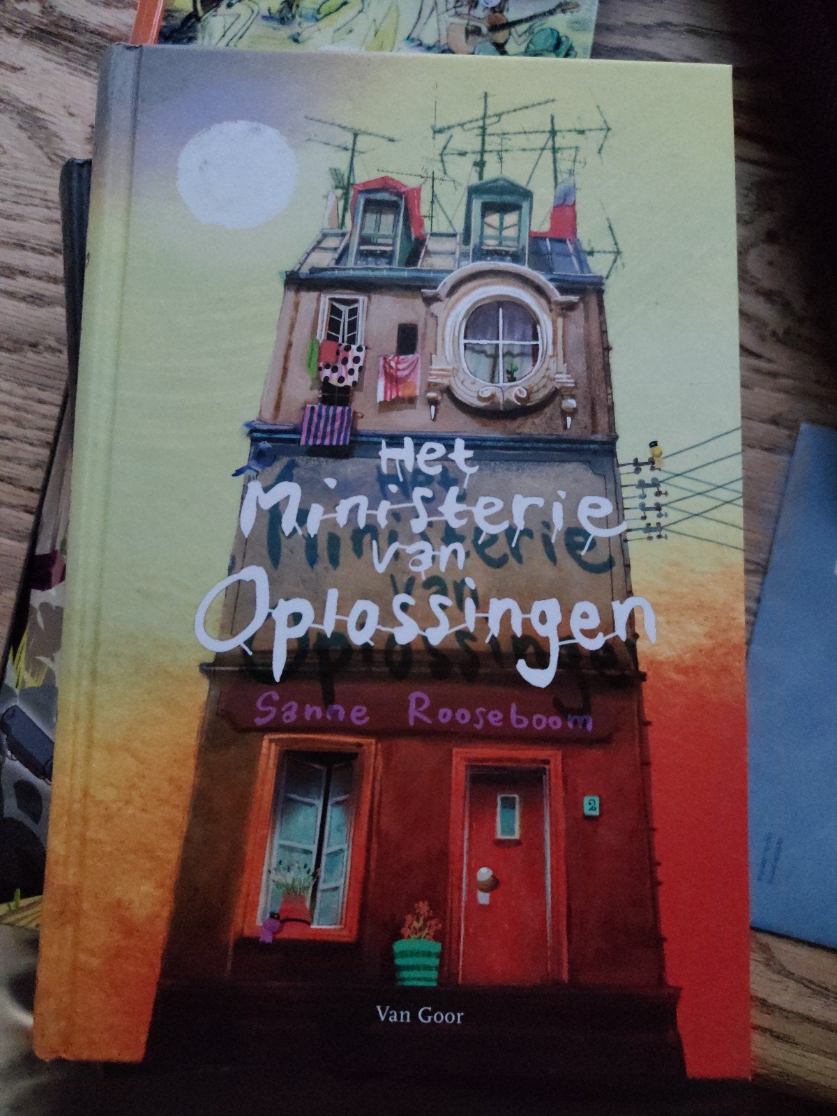 Het Ministerie van Oplossingen - Sanne Rooseboom, Ophalen of Verzenden, Zo goed als nieuw, Sanne Rooseboom, Fictie