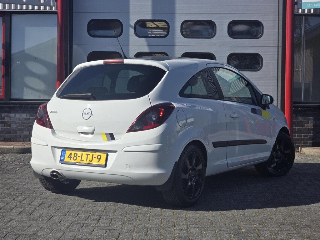 Opel Corsa 1.4-16V Color Ed. Airco/Cruise/NWE APK/Sportief, Voorwielaandrijving, Euro 5, Zwart, 4 cilinders