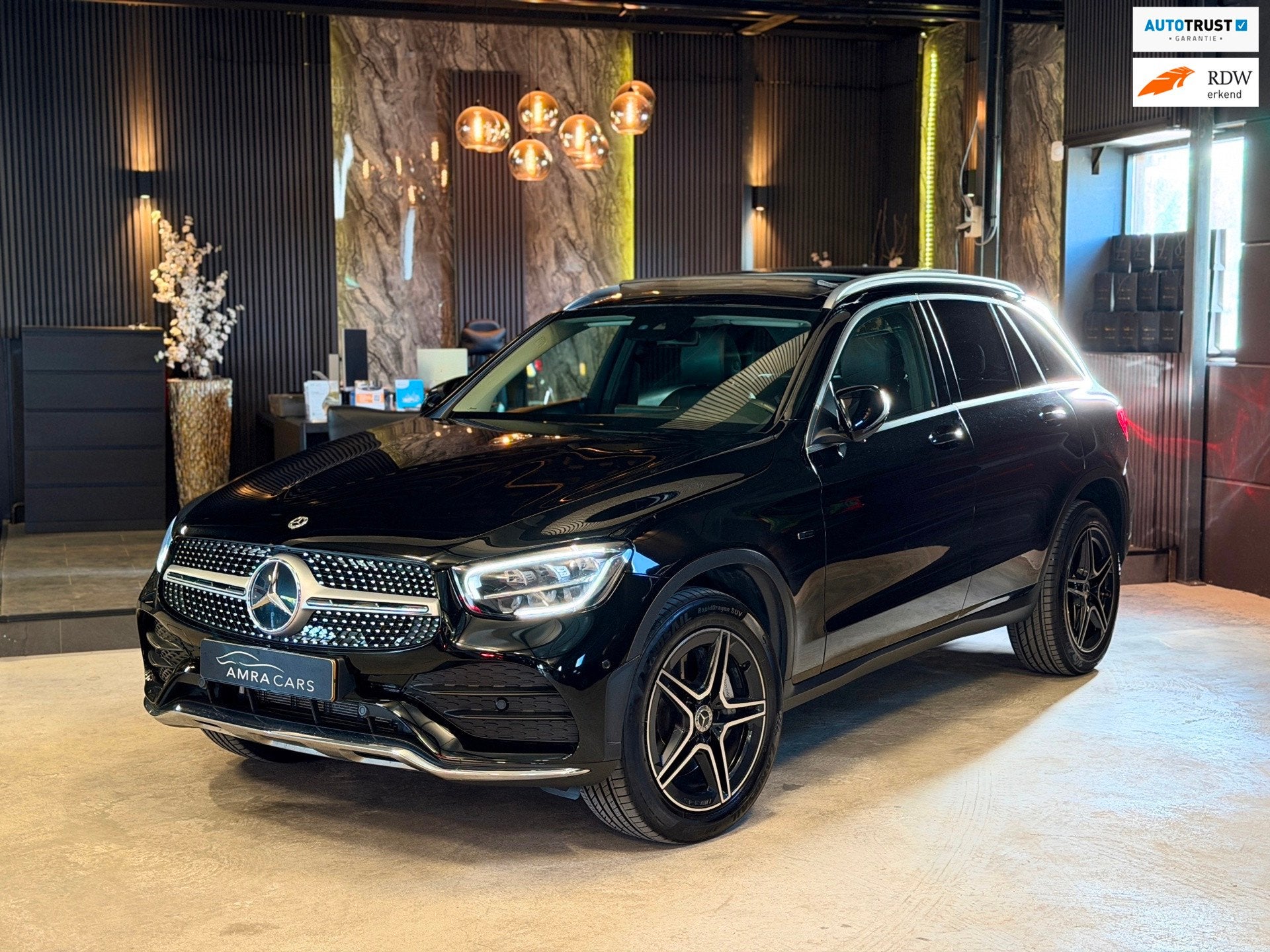 Mercedes-Benz GLC-klasse 300e 4MATIC AMG Line|Pano|Trekhaak|, Auto's, Automaat, Gebruikt, Euro 6, 4 cilinders