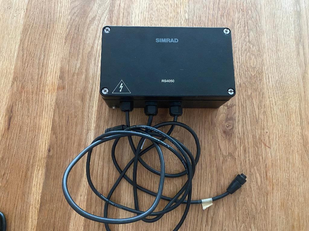 Simrad RS 4050 powerbox incl kabels, Ophalen of Verzenden, Gebruikt, Radar