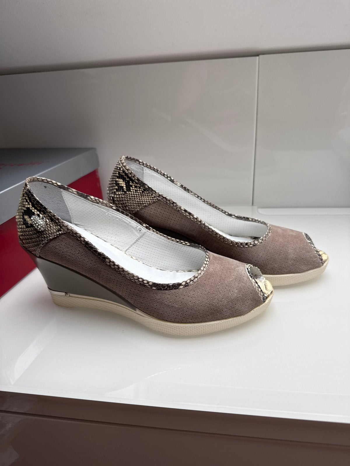 Roberto Botticelli Limited sleehakken met slangenprint, Ophalen of Verzenden, Nieuw, Bruin, Schoenen met hoge hakken