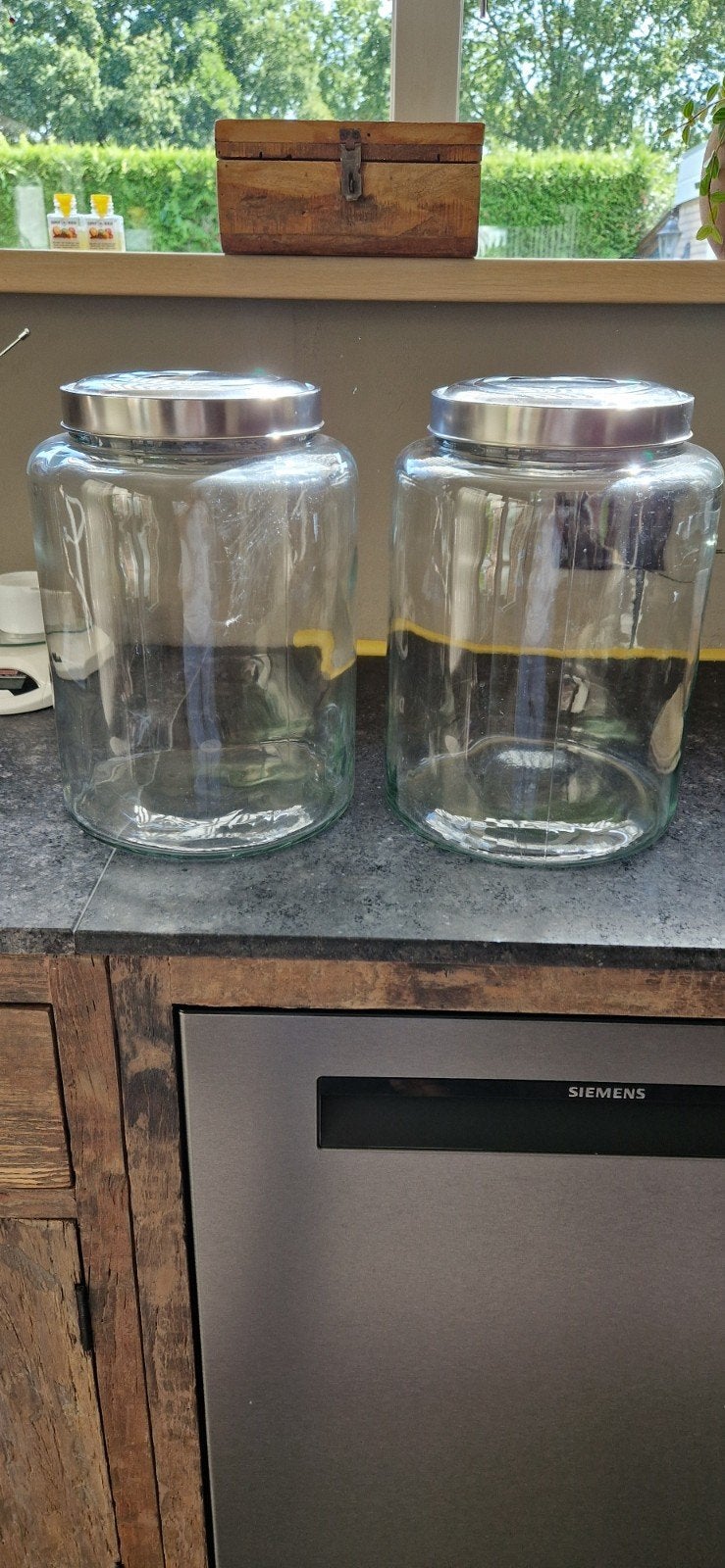 2 mooie grote glazen potten met deksel, Ophalen, Zo goed als nieuw