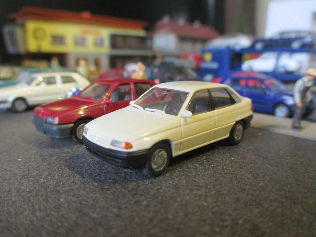 Opel Astra F sedan Rietze - wit, Ophalen of Verzenden, Zo goed als nieuw, Auto, Rietze