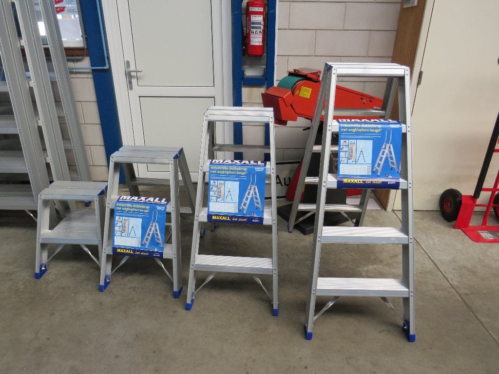 trap trappen bouwtrap dubbel beloopbaar met beugel nieuw, Ophalen, Trap, Nieuw, Zandhaarweg
