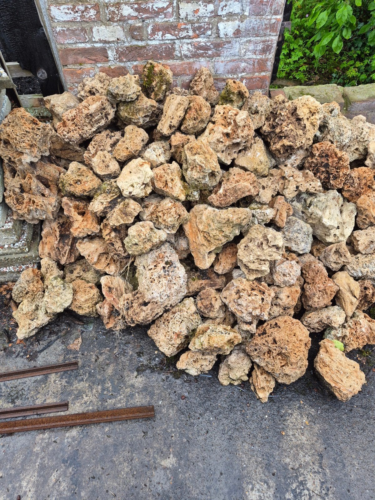 Grote partij lavastenen voor tuin of vijver, Gebruikt, Bruin, Ophalen of Verzenden, Kei