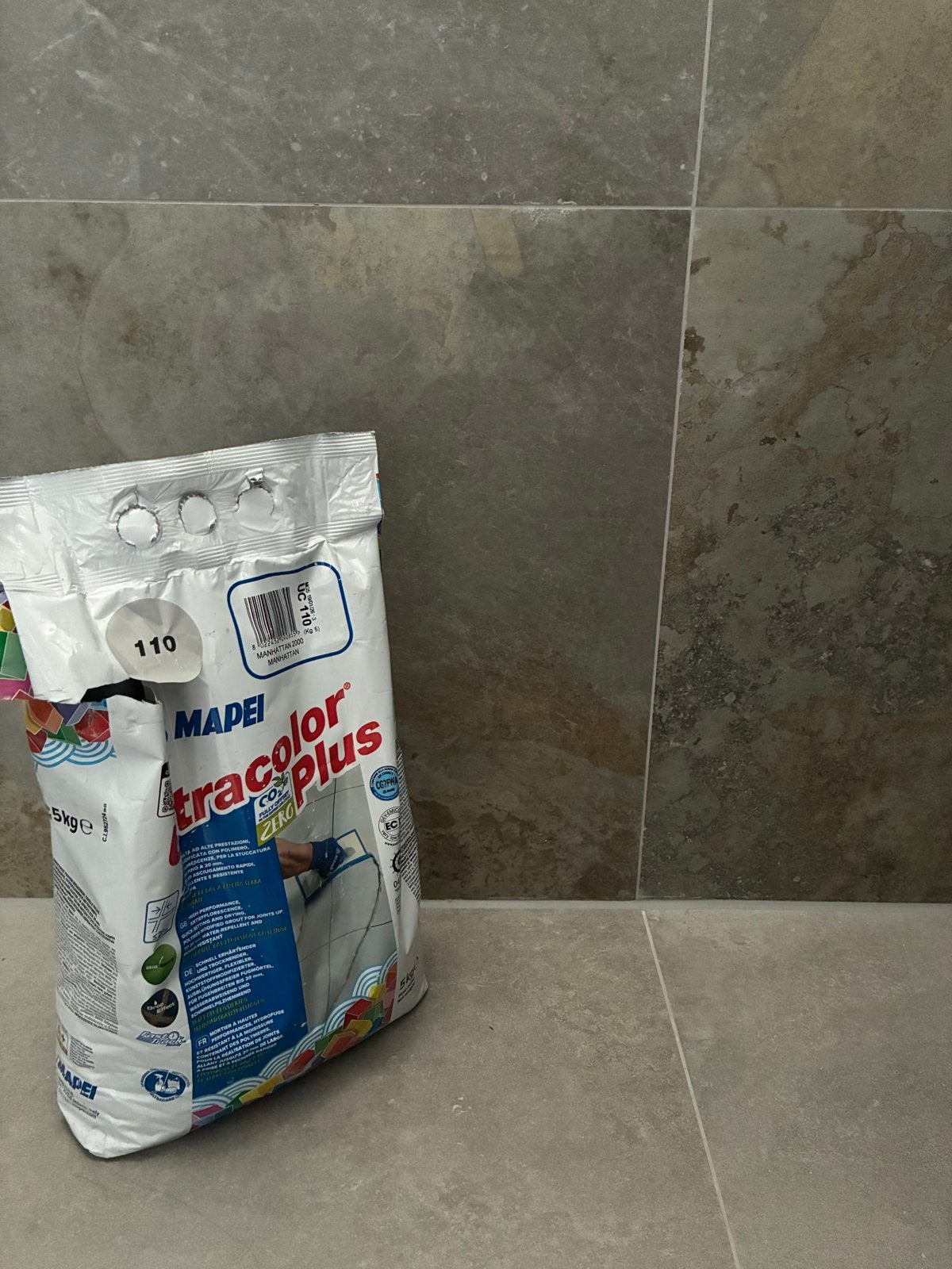 Mapei Ultracolor Plus Voegmortel 110 Manhattan Grijs 5kg, Doe-het-zelf en Verbouw, Tegels, Overige materialen, Overige typen, Nieuw