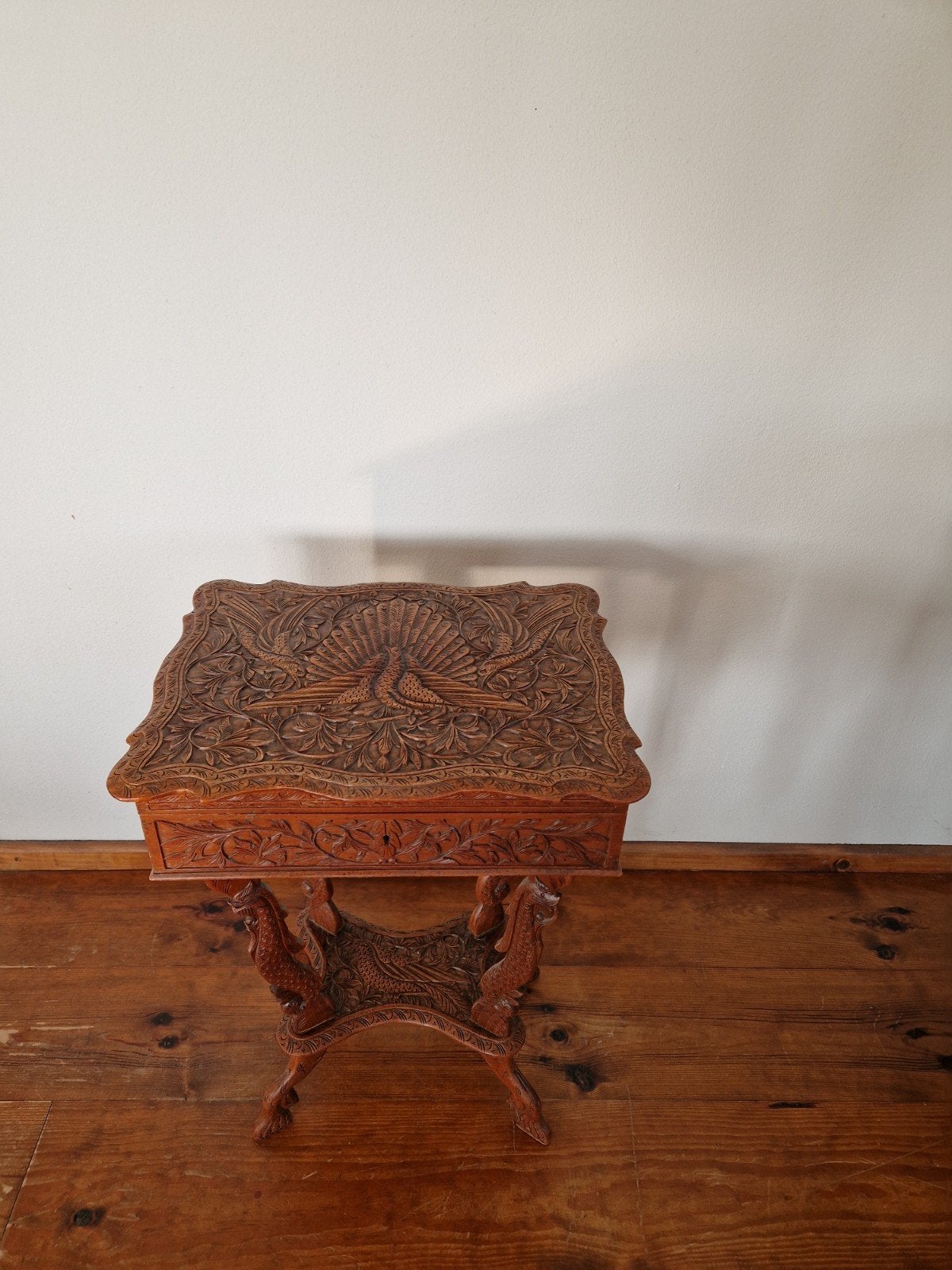 Antieke houten naaidoos met pauw gravure, Ophalen of Verzenden