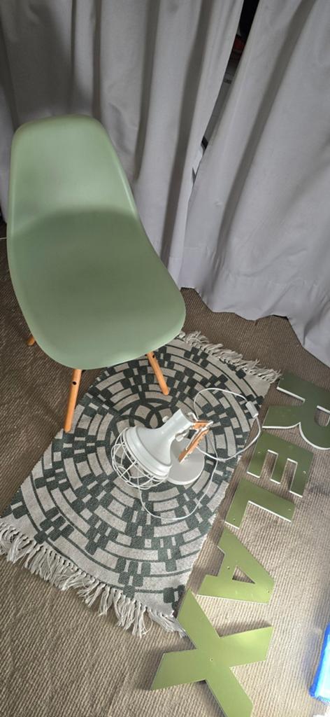 Diverse woondecoratie oa stoel klok kleedje mandjes lamp, Huis en Inrichting, Woonaccessoires | Overige, Zo goed als nieuw, Ophalen