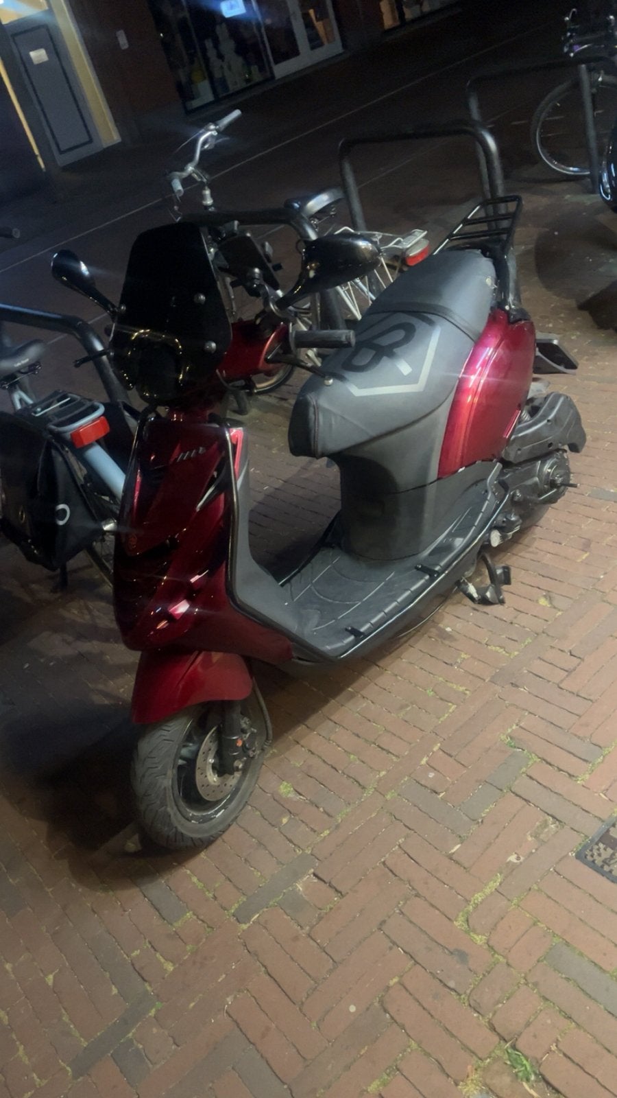Piaggio zip 80cc, Fietsen en Brommers, Scooters | Piaggio, Ophalen, Zo goed als nieuw, Benzine, Zip