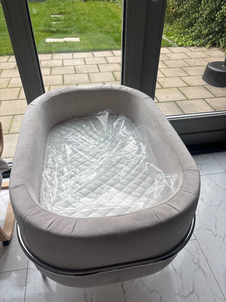 Baby bed, Kinderen en Baby's, Ophalen of Verzenden, Zo goed als nieuw, Ledikant