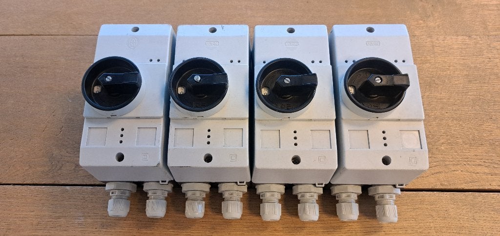 Eaton Motorbeveiligingsschakelaar PKZM 0-1,6 in kast (4x), Hobby en Vrije tijd, Gebruikt, Onbekend, Ophalen of Verzenden, Onbekend