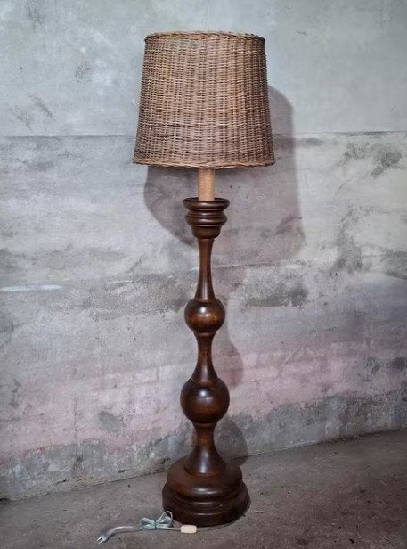Oude vintage houten vloerlamp schemerlamp landelijke stijl, Huis en Inrichting, Lampen | Vloerlampen, Gebruikt, N, T, Ophalen of Verzenden