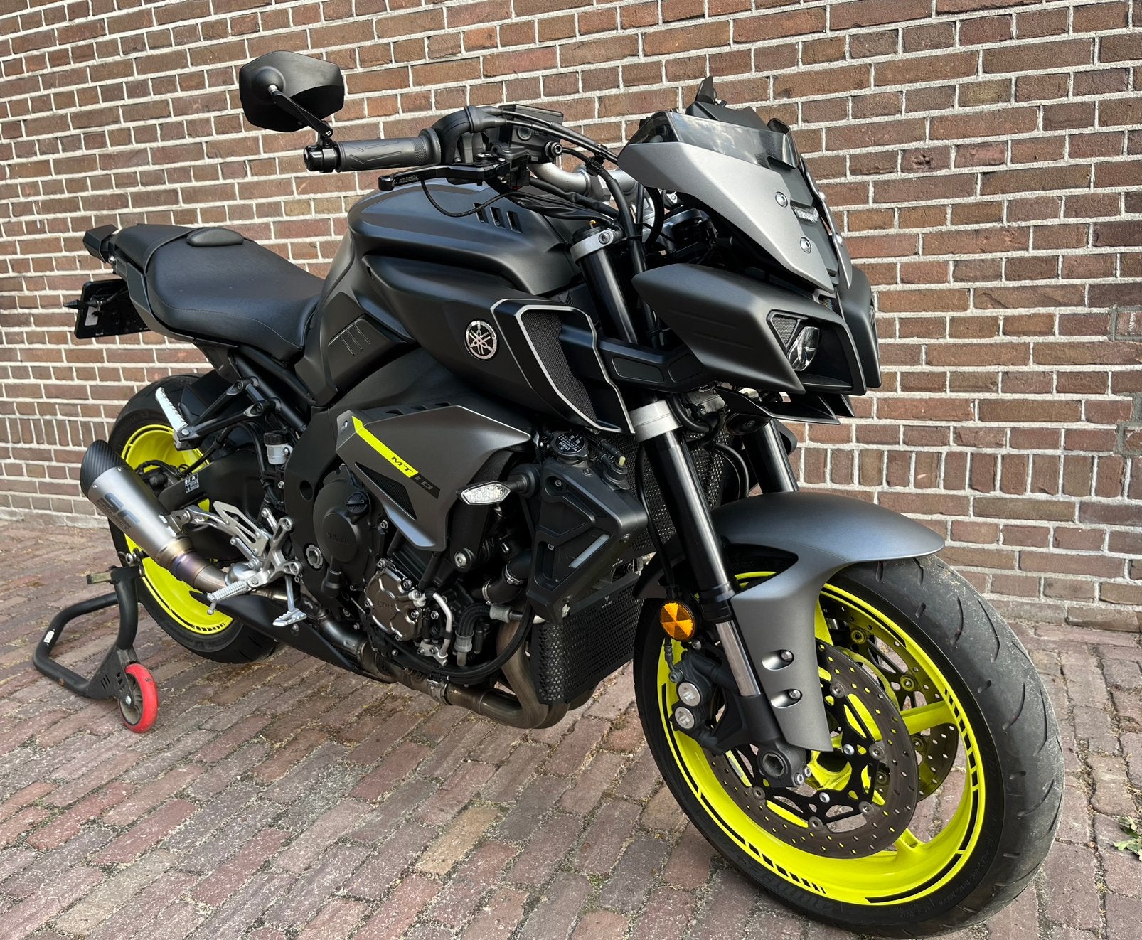 Yamaha MT-10      2018      12000km     SC project, 4 cilinders, Motorrijbewijs A, Particulier, Meer dan 35 kW