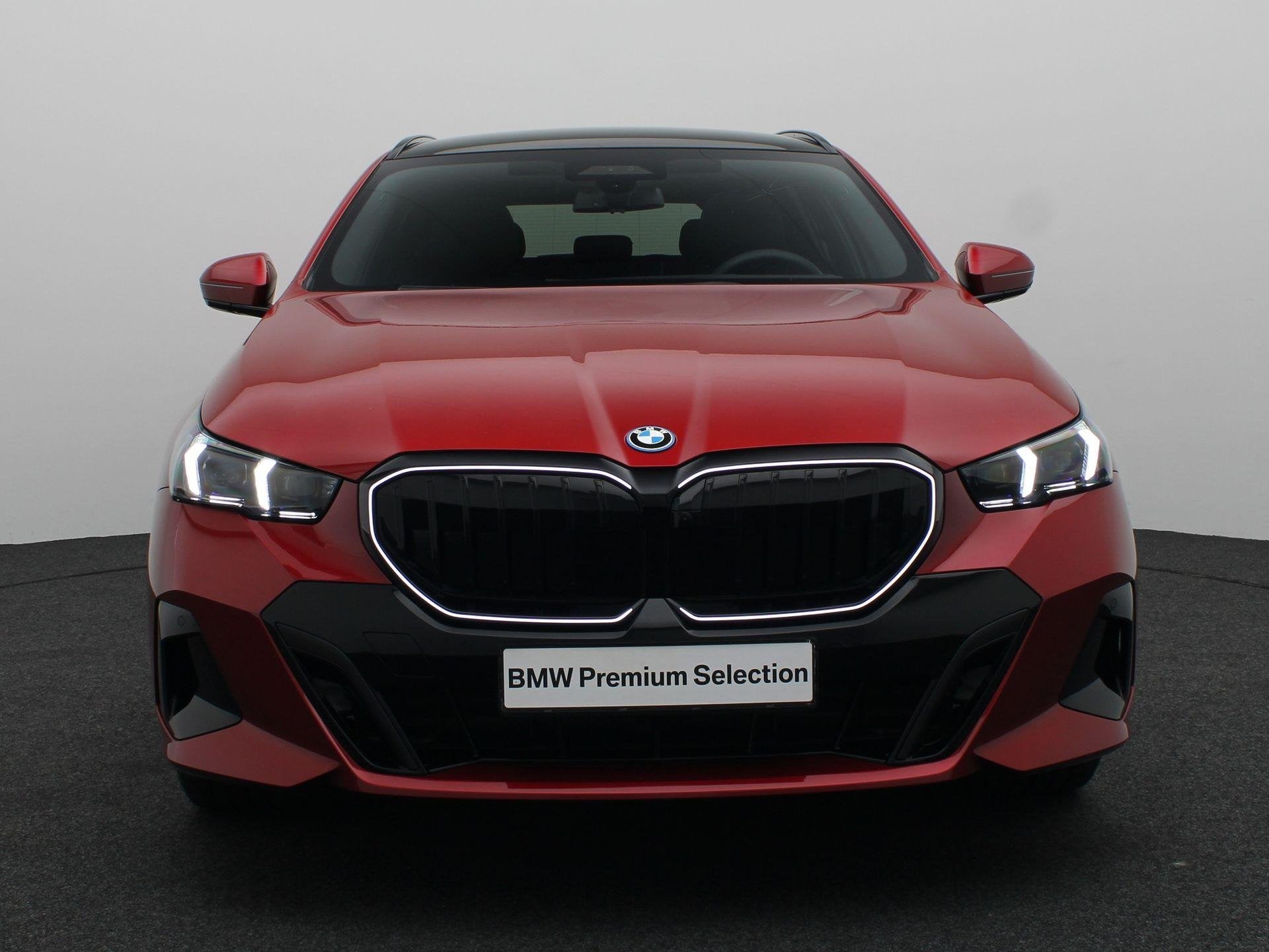 BMW 5 Serie Touring 550e xDrive M Sportpakket Pro | Innovati, Auto's, Automaat, Stof, Gebruikt, 135 min