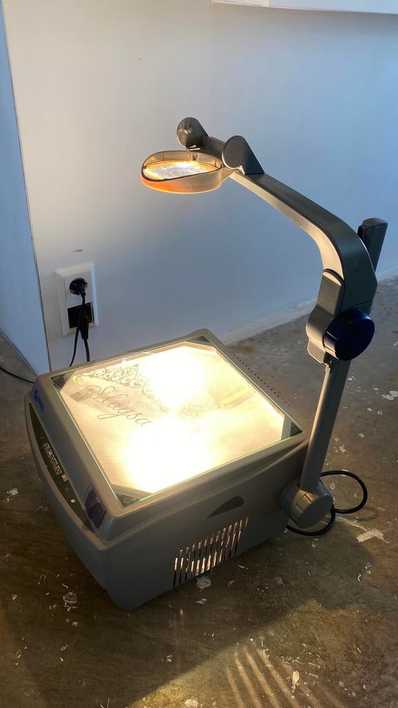 Nobo Quantum 2511 Overhemdprojector - Gebruikt, Ophalen of Verzenden, Gebruikt, Overige technologieën, Overige resoluties