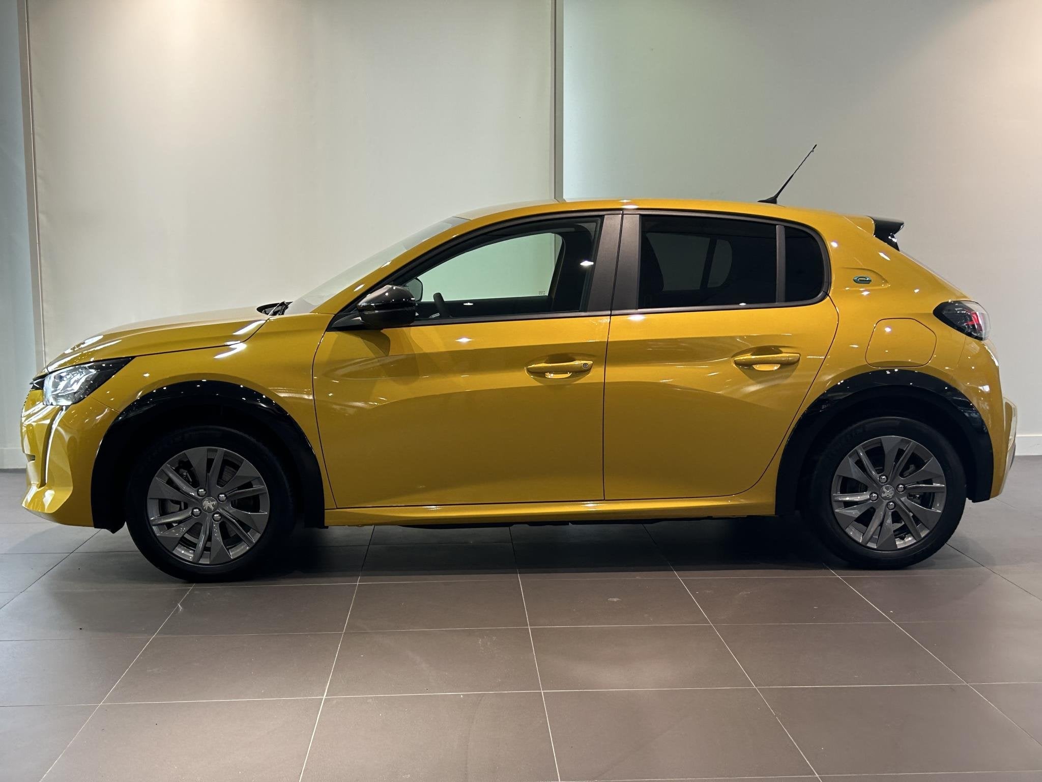 Peugeot e-208 EV Active Pack 50 kWh, Auto's, 362 km, 1430 kg, Parkeersensor, 57 €/maand