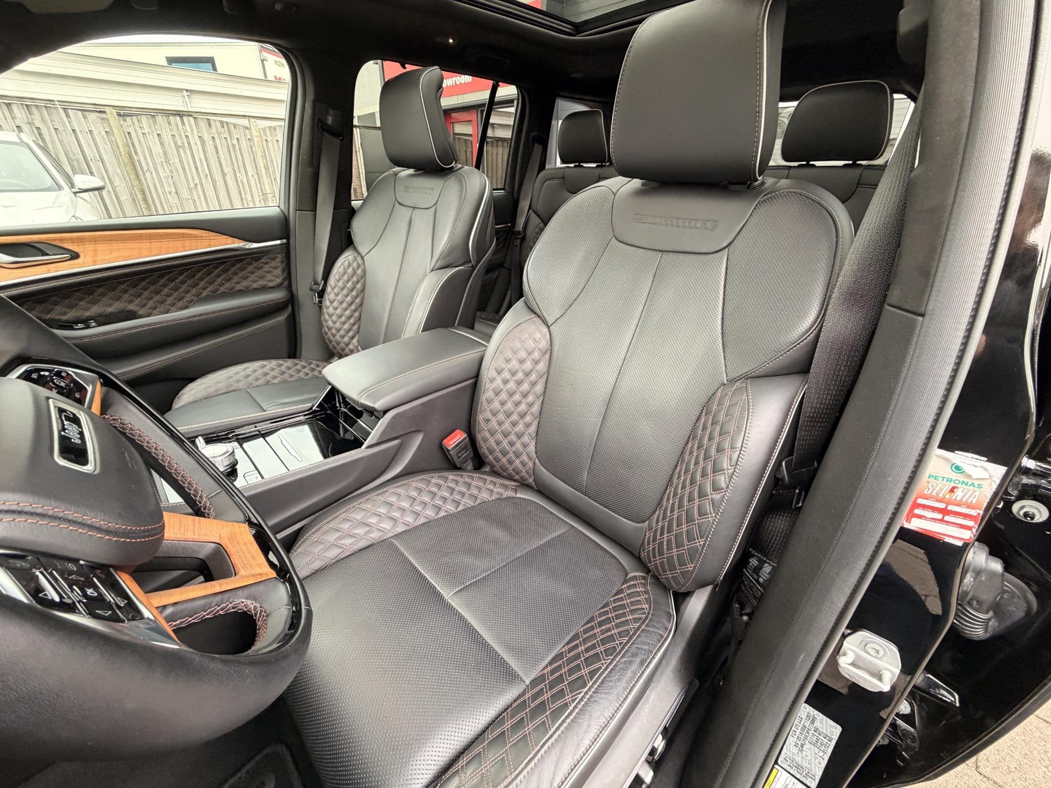 Jeep Grand Cherokee 2.0 Summit Reserve 4xe BLACK LINE Night, Auto's, Automaat, Dealer onderhouden, 4 cilinders, Zwart