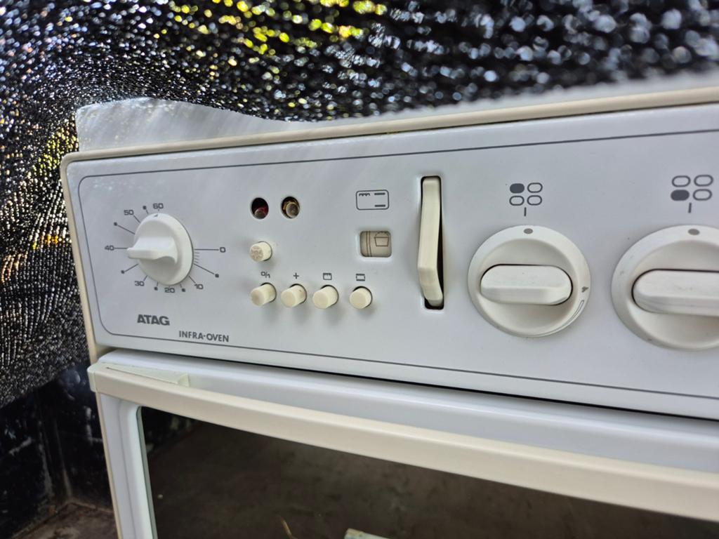 Atag kfa2550a GRATIS, Witgoed en Apparatuur, Fornuizen, Ophalen, Gebruikt, 4 kookzones, Gas