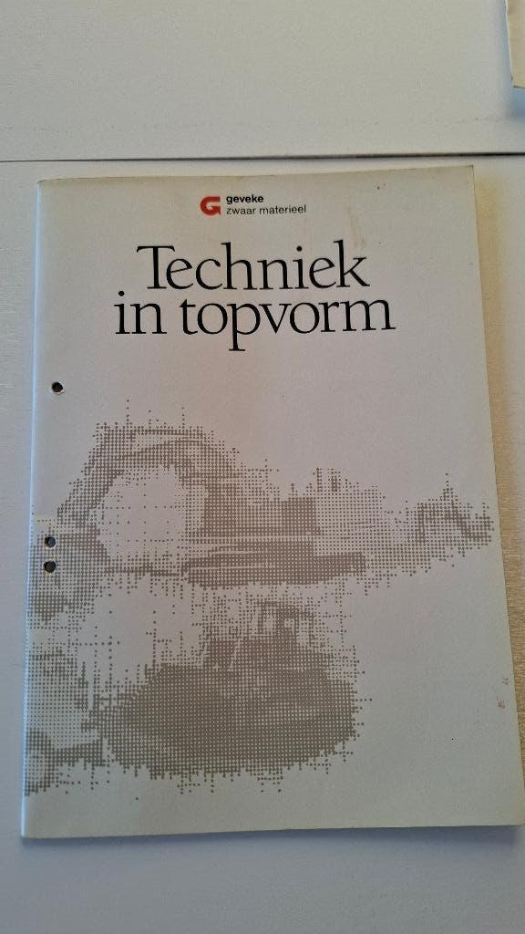 Caterpillar graafmachine folder, Boeken, Ophalen of Verzenden, Gelezen