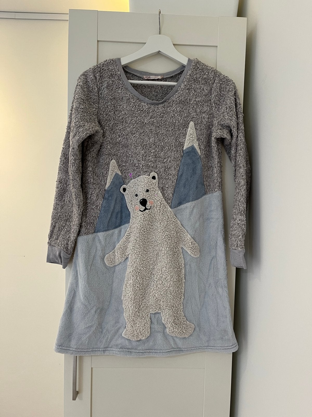 Pyjama met ijsbeer en bergen, Ophalen of Verzenden, Zo goed als nieuw, Meisje