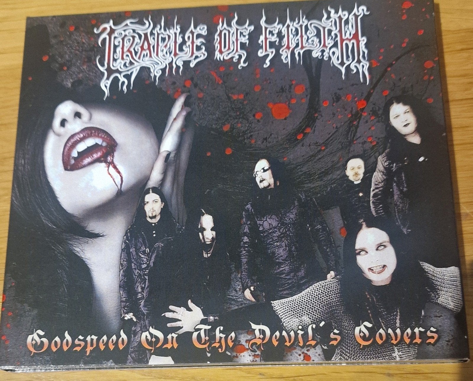 cradle of filth  - godsbeeld on the devil's covers, Ophalen of Verzenden, Zo goed als nieuw, Black metal