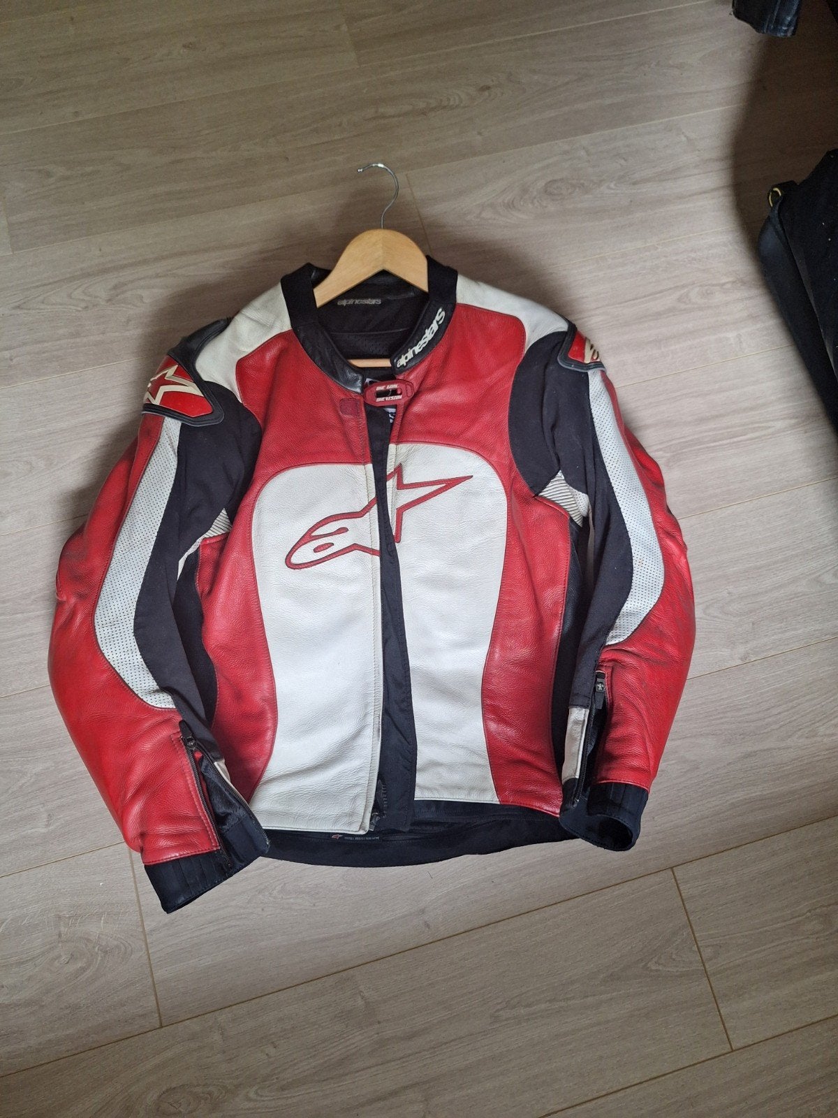 Alpinestars Leren combi Rood/Wit/Zwart maat 54, Motoren, Ophalen of Verzenden, Alpinestars, Tweedehands, Heren