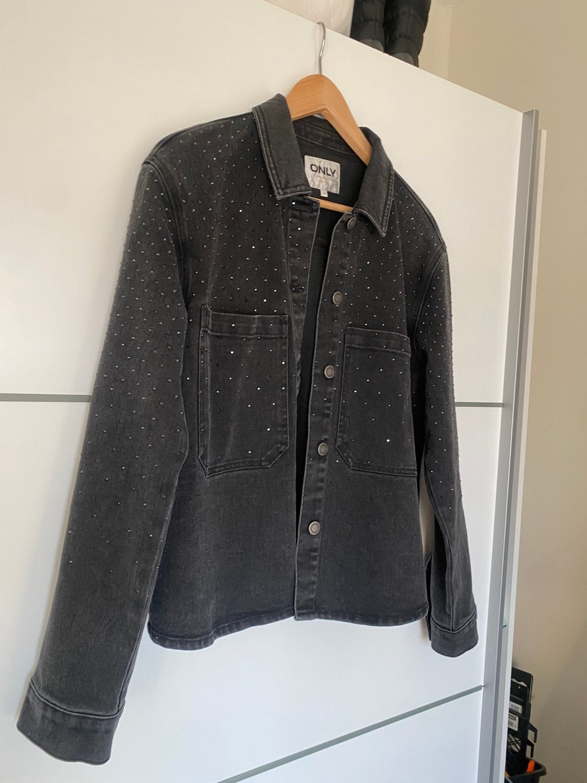 zwarte spijkerjas van only., Ophalen of Verzenden, Nieuw, Maat 38/40 (M), Zwart