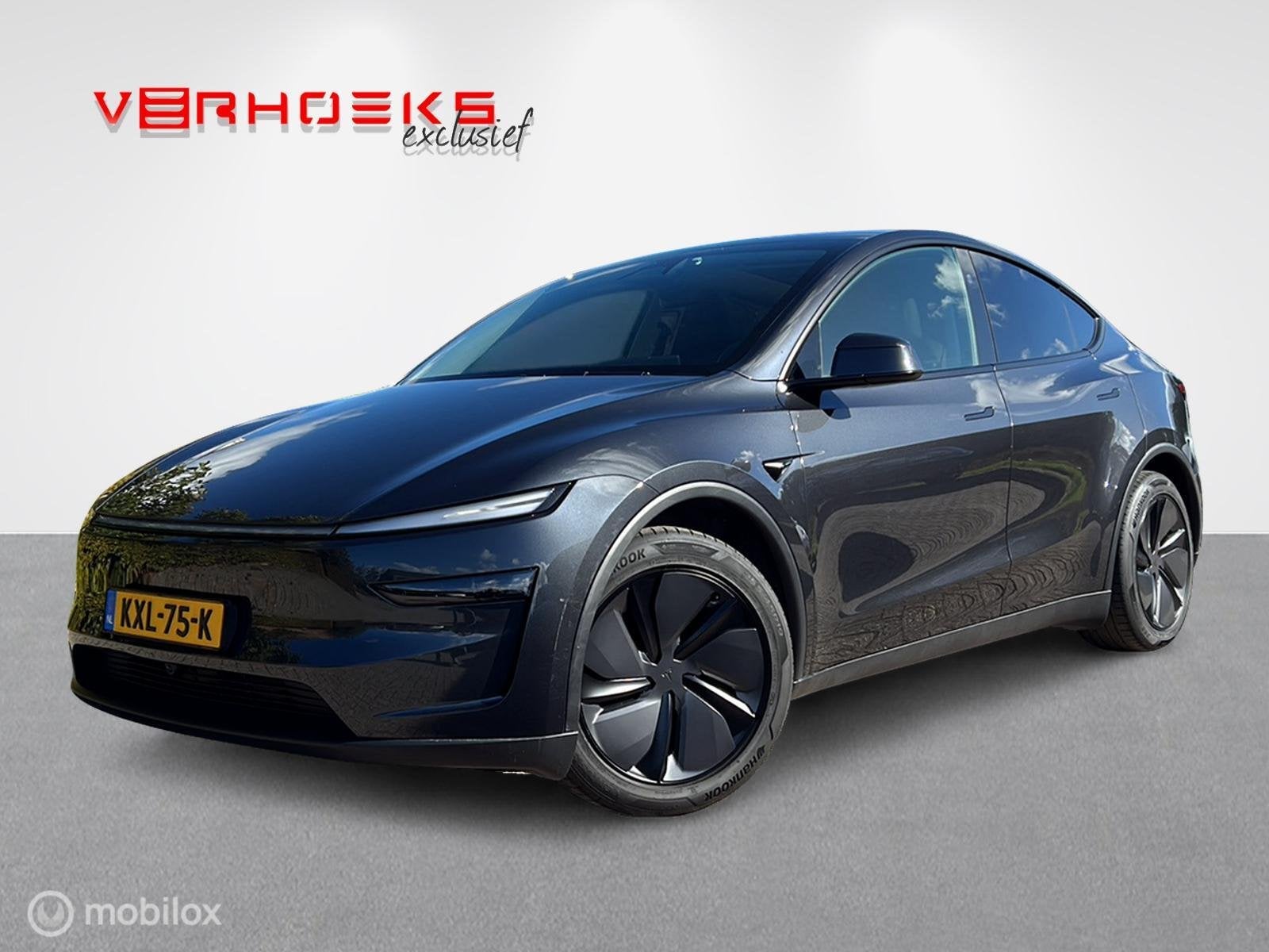 Tesla Model Y Premium RWD / 9839km! / BTW!, Auto's, Automaat, Achterwielaandrijving, Gebruikt, Zwart