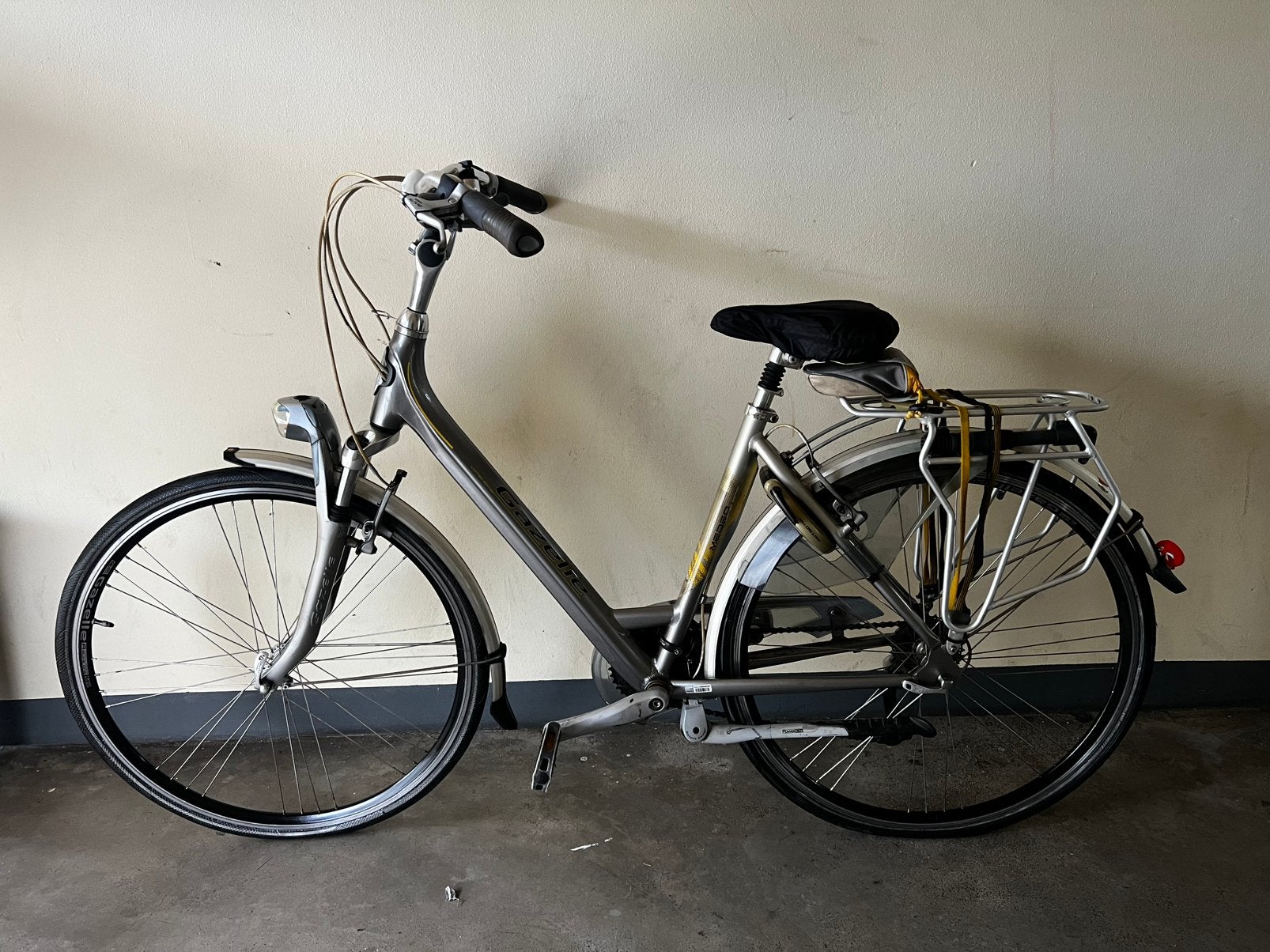 Gazelle Medeo Limited Edition, Fietsen en Brommers, Fietsen | Dames | Damesfietsen, Ophalen, Versnellingen, 56 cm of meer, Zo goed als nieuw