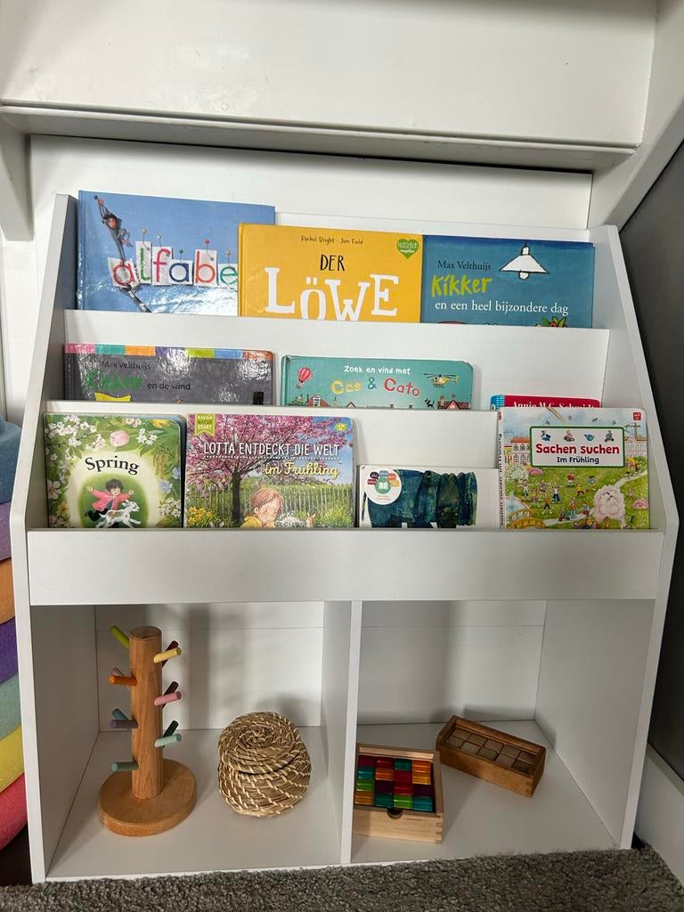 Montessori boeken en speelgoed kastje, Kinderen en Baby's, Kinderkamer | Commodes en Kasten, Gebruikt, Minder dan 50 cm, Ophalen