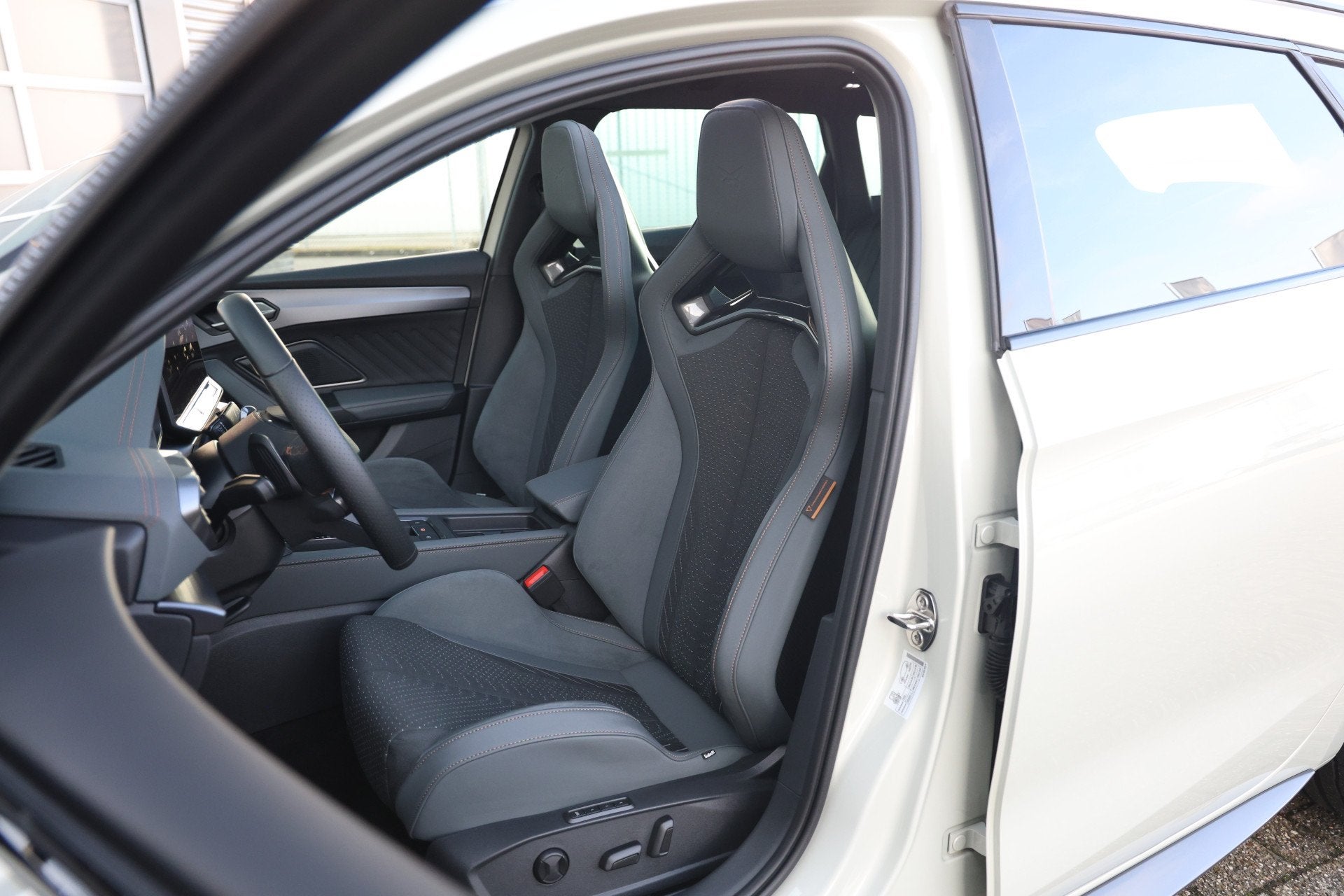 Cupra León