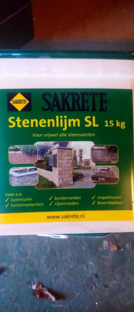Sakrete Stenenlijm SL - 1x gesloten, 1x halfvolle emmer, Ophalen, Nieuw