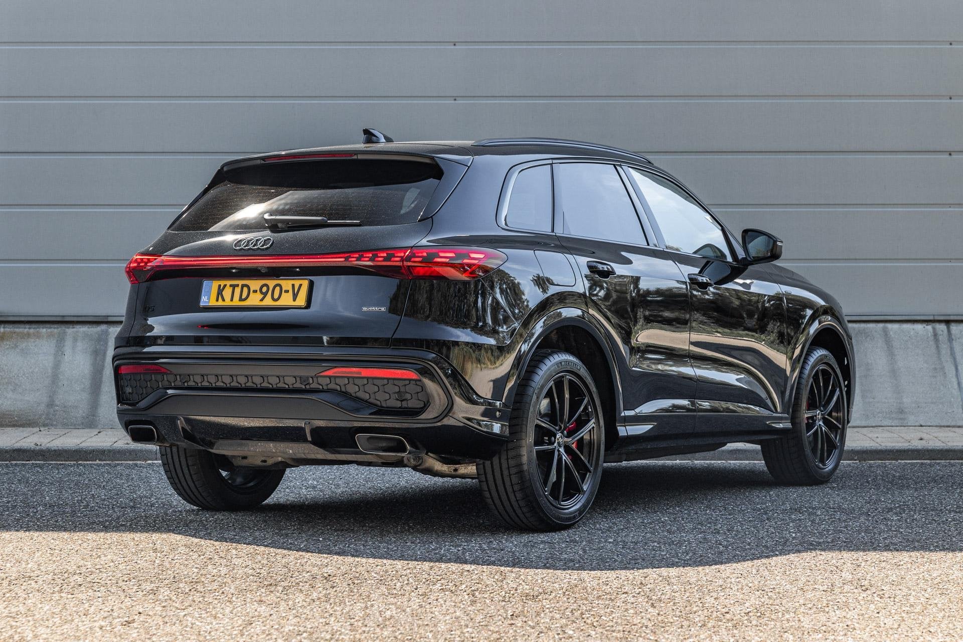 Audi Q5 2.0 e-hybrid 367pk Quattro S Edition Competition | T, Auto's, Automaat, Stof, Gebruikt, 4 cilinders