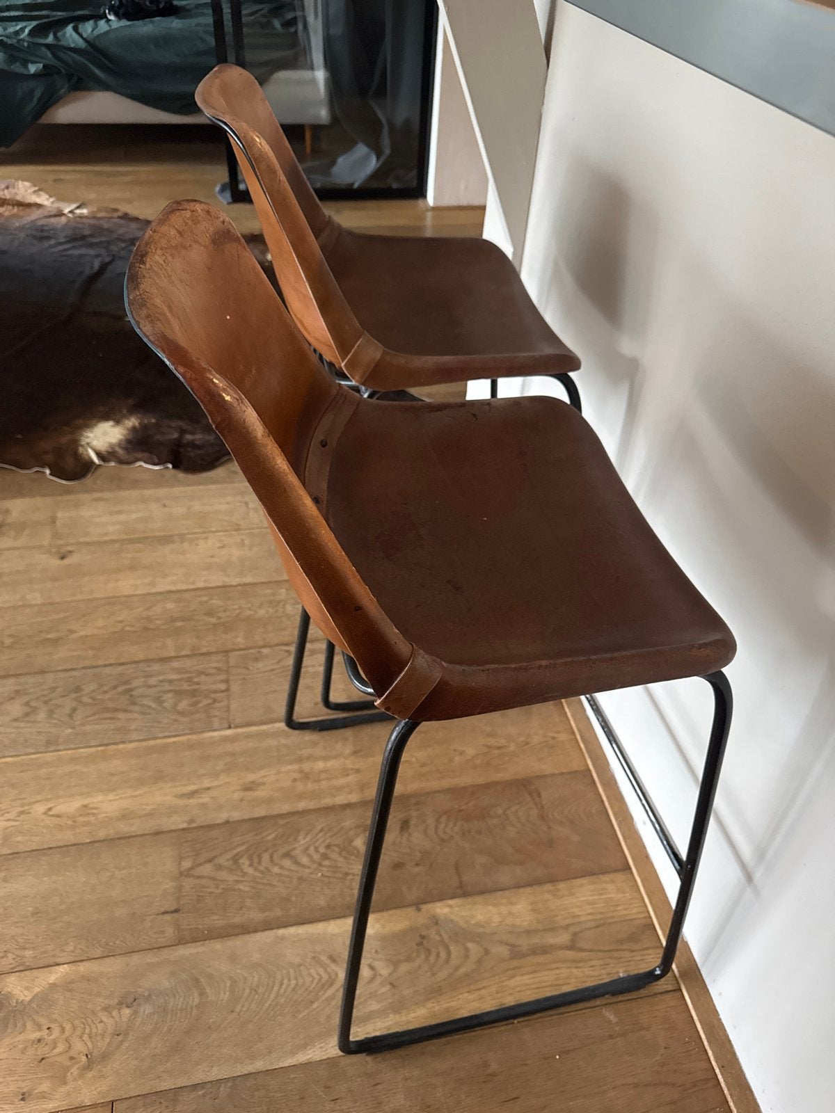Set van 2 leren barkrukken, Huis en Inrichting, Ophalen, Gebruikt, Met voetsteun, Leer
