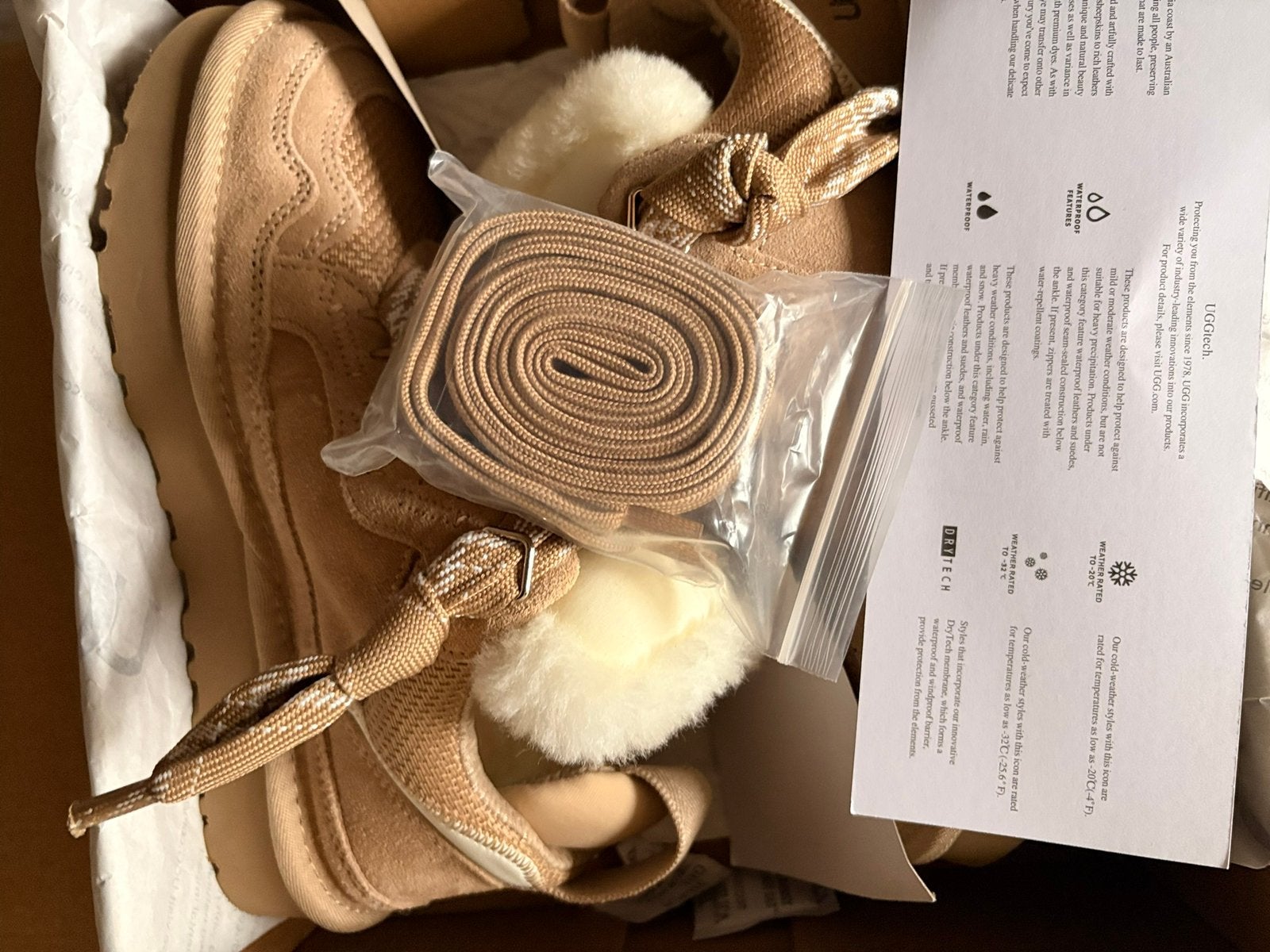 UGG Lowmell Sneakers, Bruin, Nieuw, Ophalen of Verzenden, Sneakers of Gympen