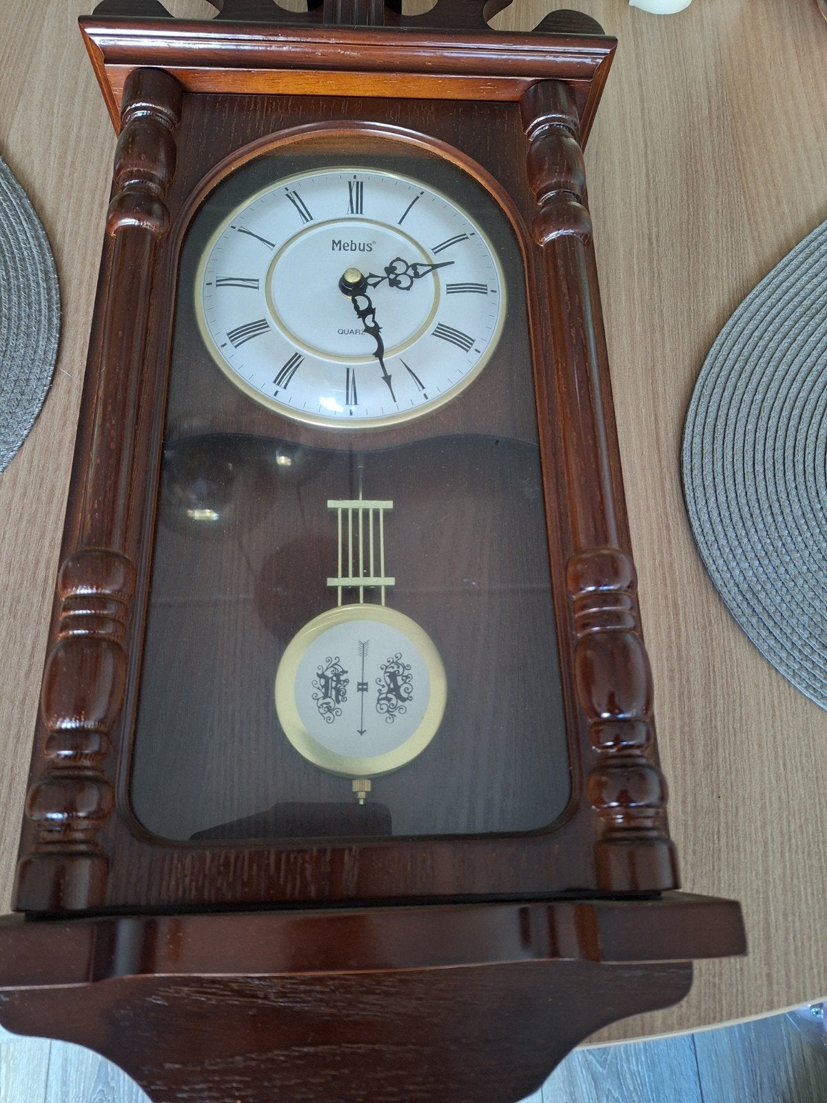 Mebus Quartz Wandklok met Slinger - Klassiek Hout, Antiek en Kunst, Ophalen