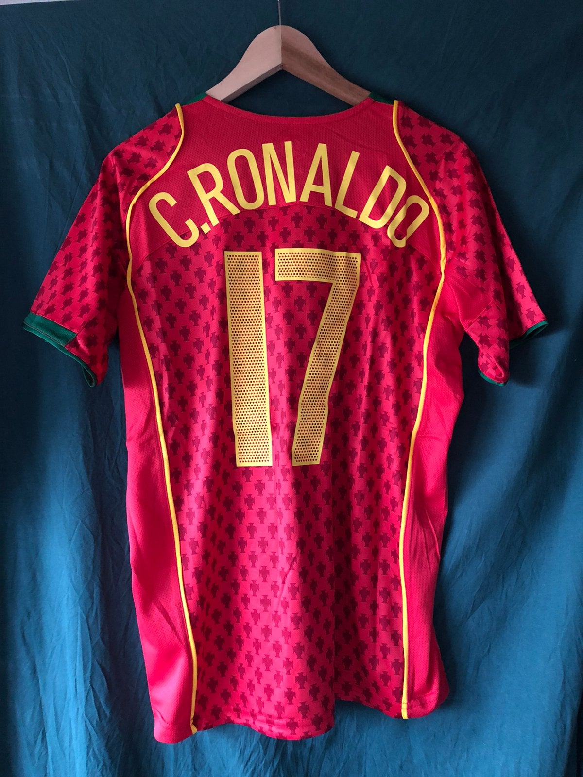 Ronaldo Portugal retro voetbalshirt maat M, Verzamelen, Sportartikelen en Voetbal, Ophalen of Verzenden, Zo goed als nieuw, Buitenlandse clubs