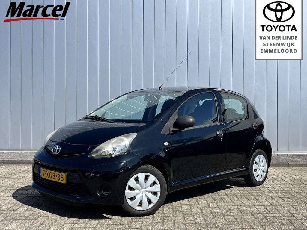 Toyota Aygo 1.0 VVT-i Now NL Auto Airco Electrische ramen, Voorwielaandrijving, Gebruikt, 4 stoelen, Origineel Nederlands