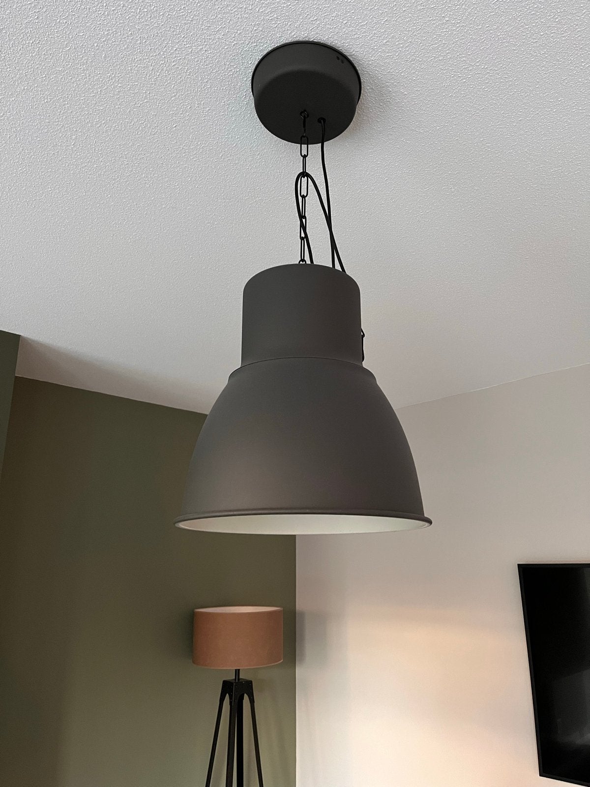 IKEA plafondlamp, donkergrijs, industriële stijl, Ophalen, Zo goed als nieuw, Metaal, E27 (groot)
