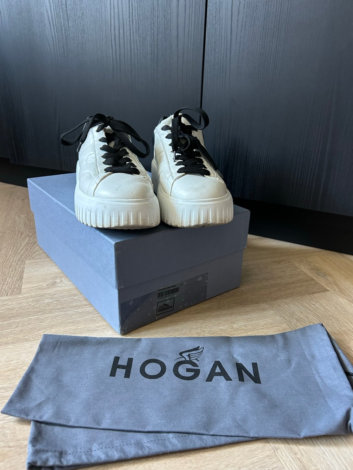 Hogan sneakers wit met zwarte veters, maat 37, Verzenden, Gedragen, Wit, Sneakers of Gympen