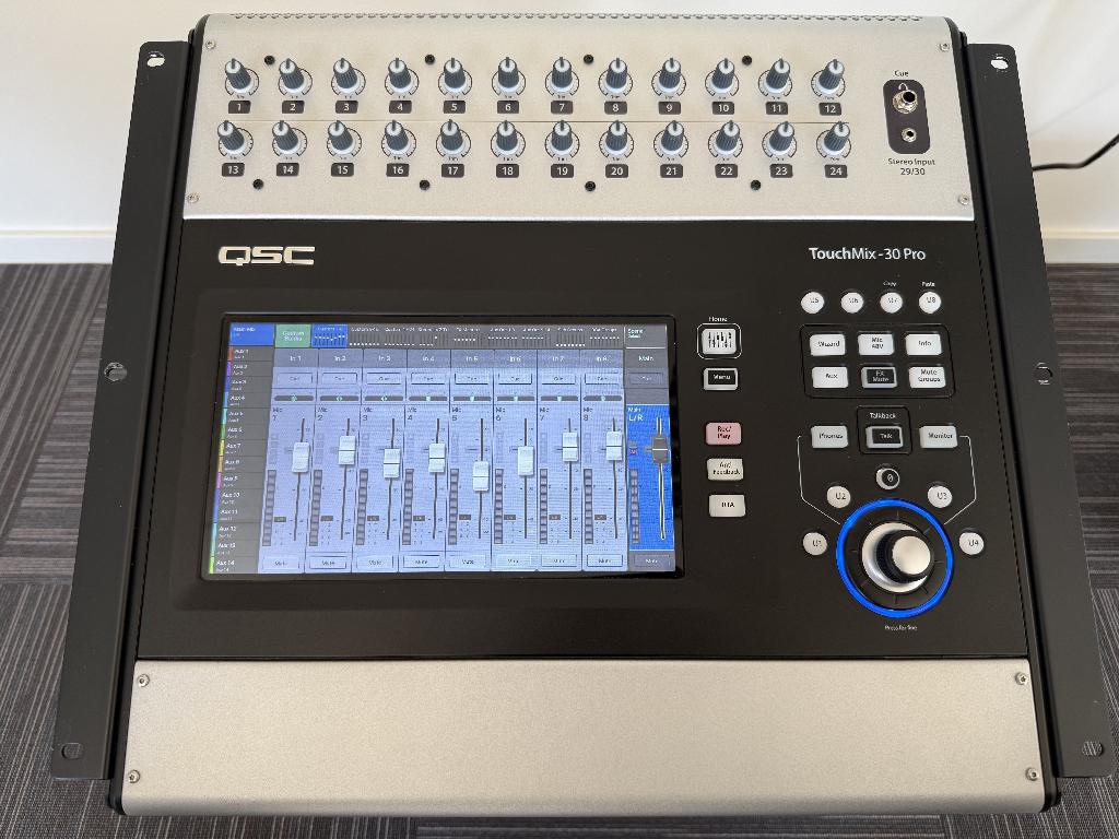 QSC TouchMix 30 Pro (digitale mixer), Muziek en Instrumenten, Mengpanelen, Zo goed als nieuw, 20 kanalen of meer, Ophalen