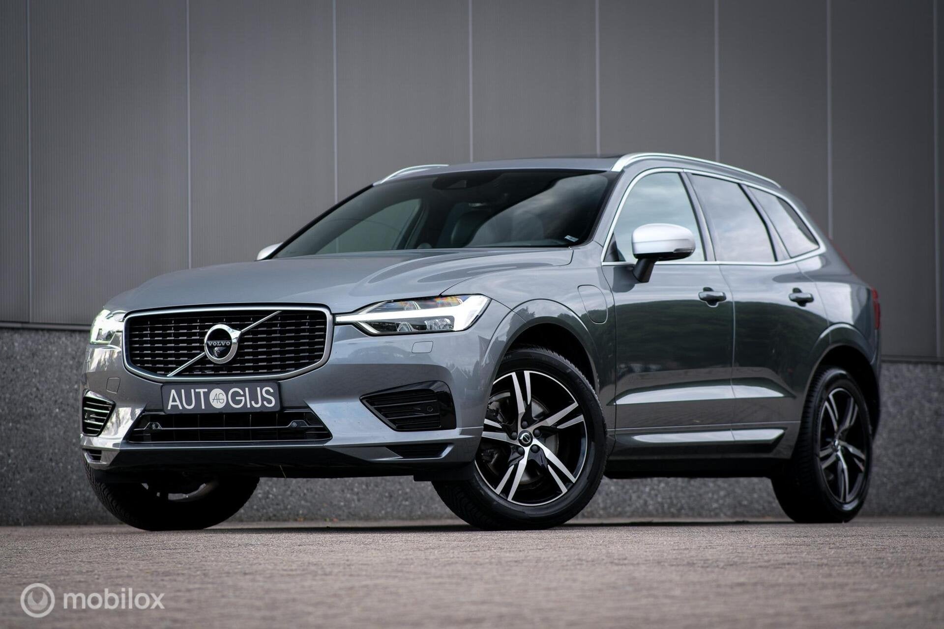 Volvo XC60 2.0 T8 Twin Engine AWD R-Design | B&W audio | Tre, Auto's, Automaat, 389 pk, Gebruikt, 1969 cc