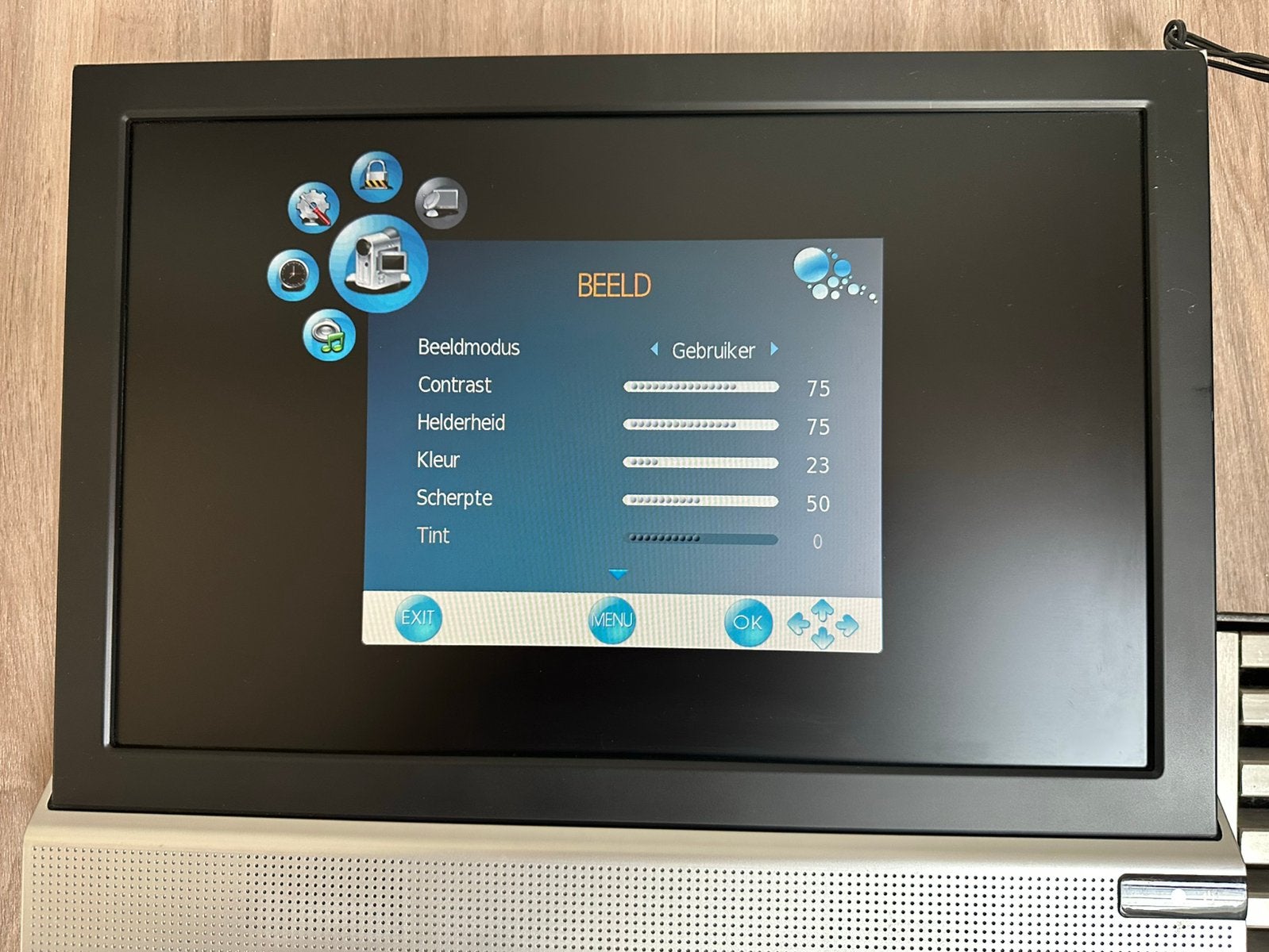 DQTv W1700 DVB-T CI + DVD 43cm LCD TV HDMI, Ophalen of Verzenden, Gebruikt