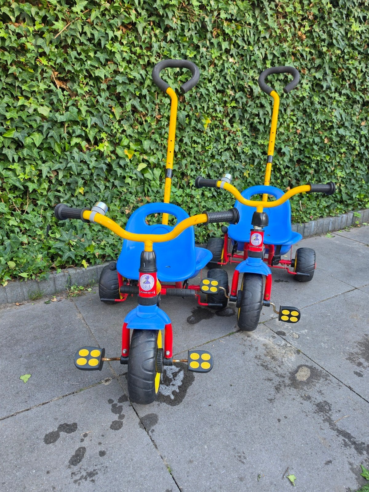2 stuks driewielers met duwstang, Kinderen en Baby's, Ophalen, Gebruikt, Kinderwagen of Buggy