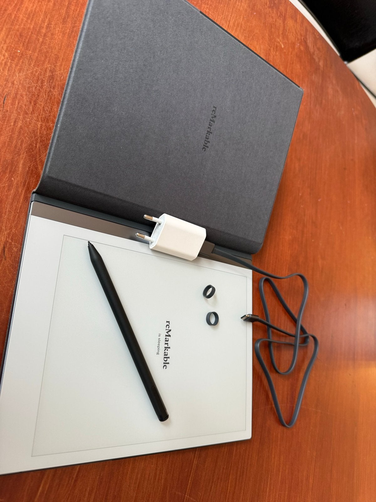 reMarkable 2 E-reader met Marker Plus en Folio, Computers en Software, 8 GB, Touchscreen, Ophalen of Verzenden, Zo goed als nieuw